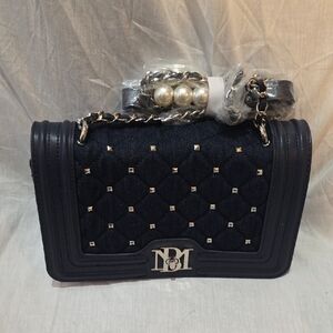 Chic Black Quilted Crossbody Bag with Chain Strap